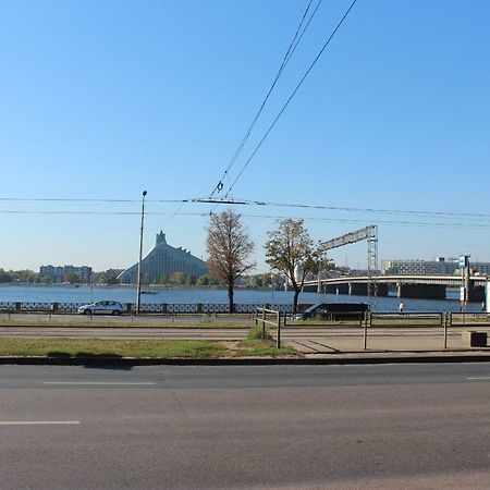 Three-Bedroom Apartment On Peldu 19 Riga Exterior foto